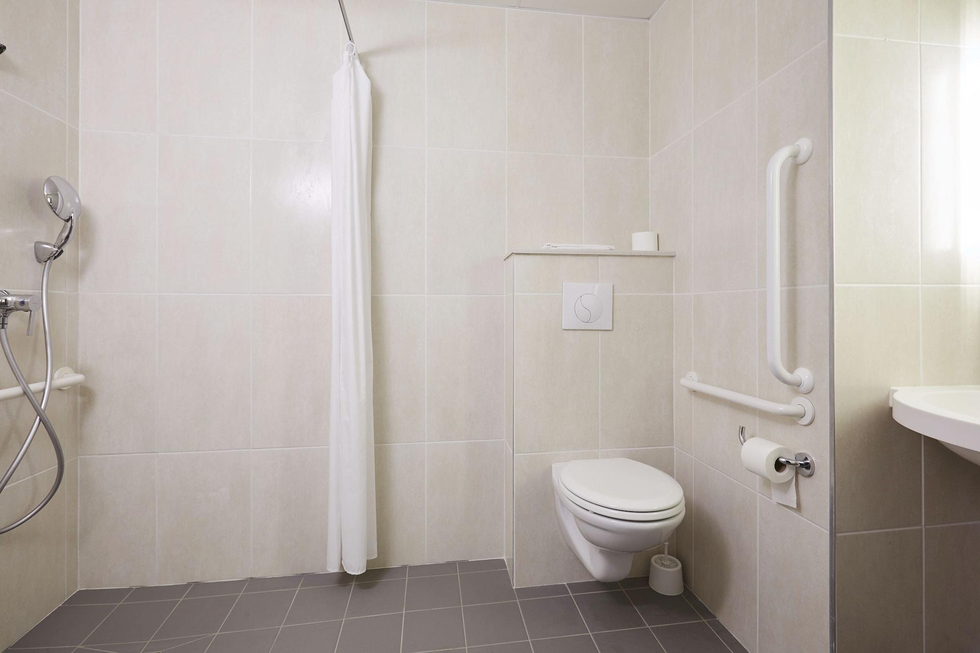 B&B Hotel Lille Tourcoing Centre Bagian luar foto