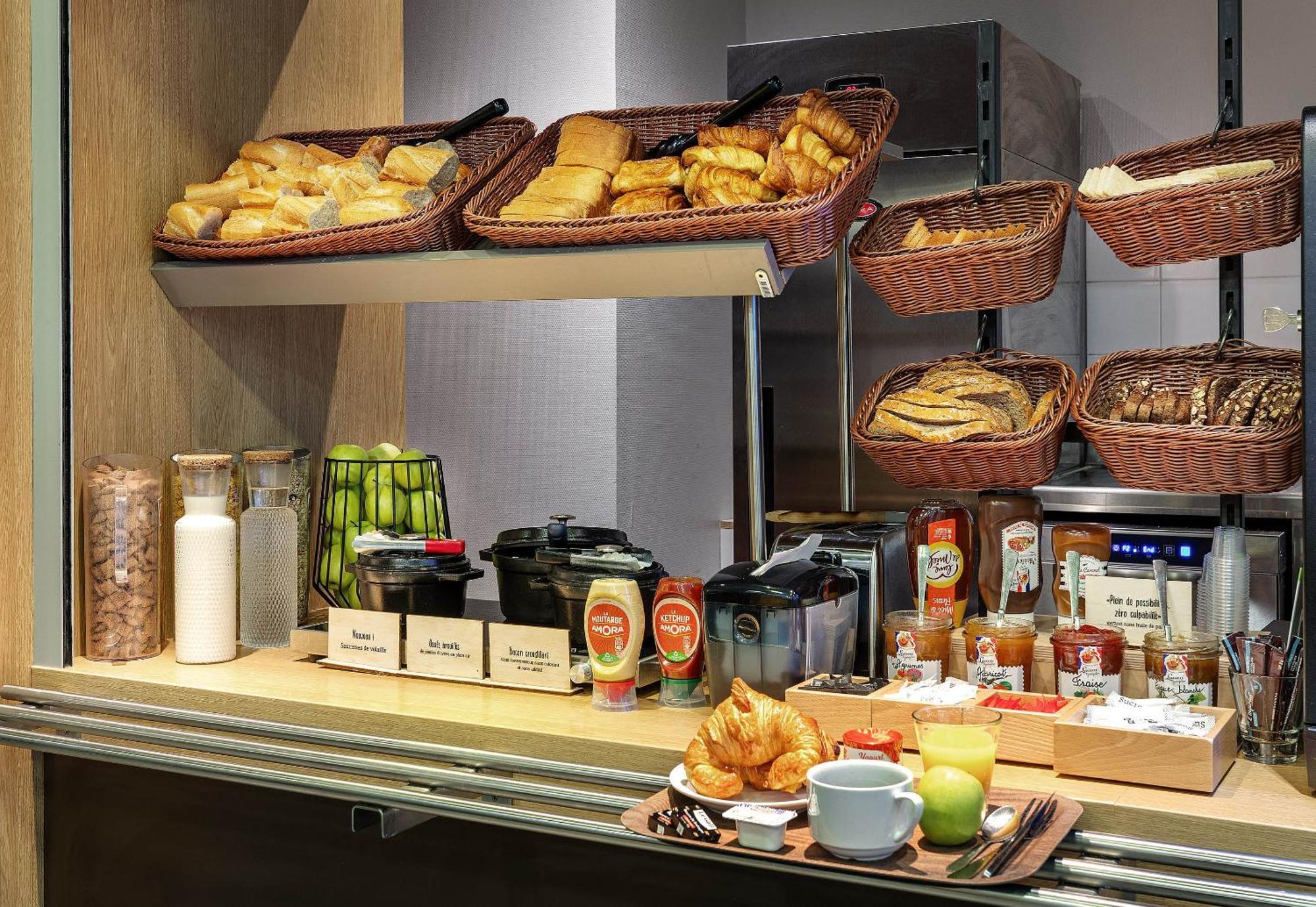 B&B Hotel Lille Tourcoing Centre Bagian luar foto