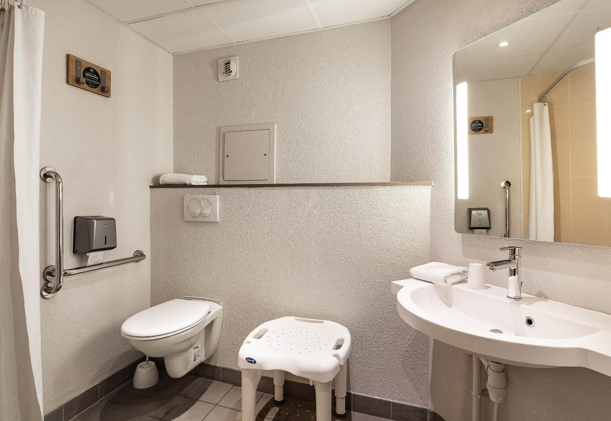 B&B Hotel Lille Tourcoing Centre Bagian luar foto